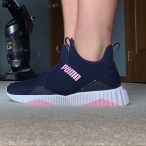 never worn women’s size 7.5 FILA sneakers